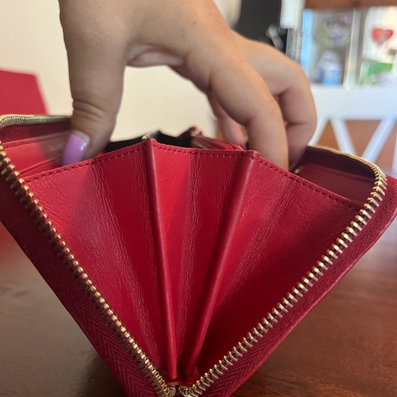 Yves Saint Laurent Y zippy Leather Wallet - Picture 4 of 8